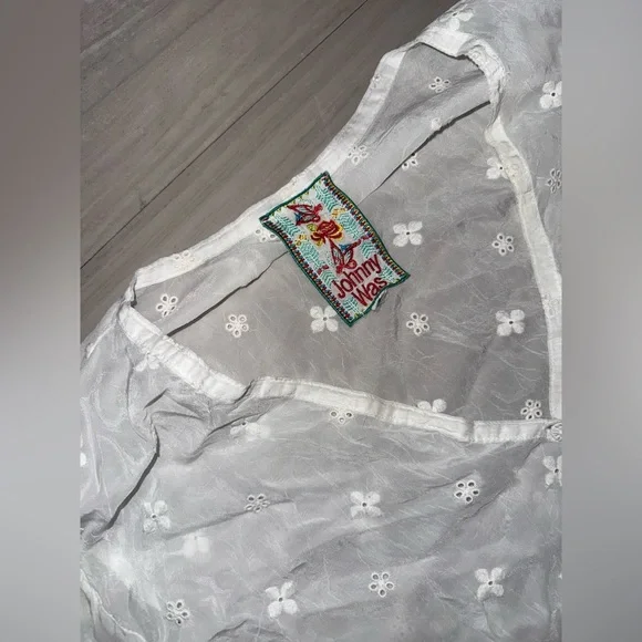 Johnny Was XL White Eyelet Embroidered Peasant Top Blouse Tunic Long Sleeve - Picture 3 of 9